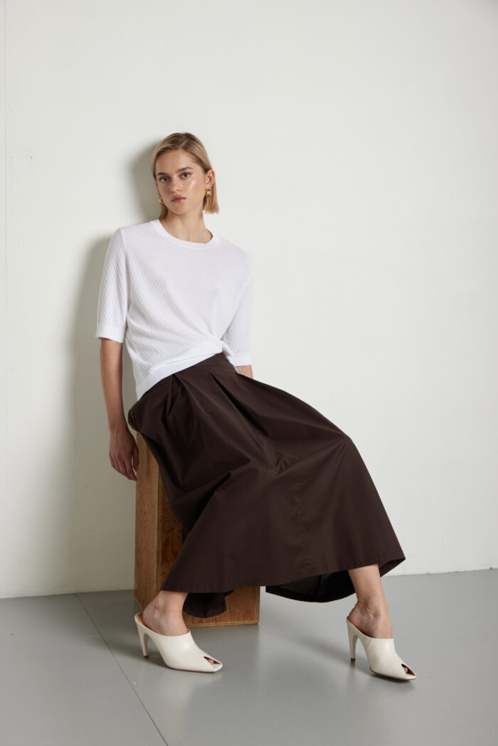 Maglia girocollo con manica a tre quarti in puro cotone