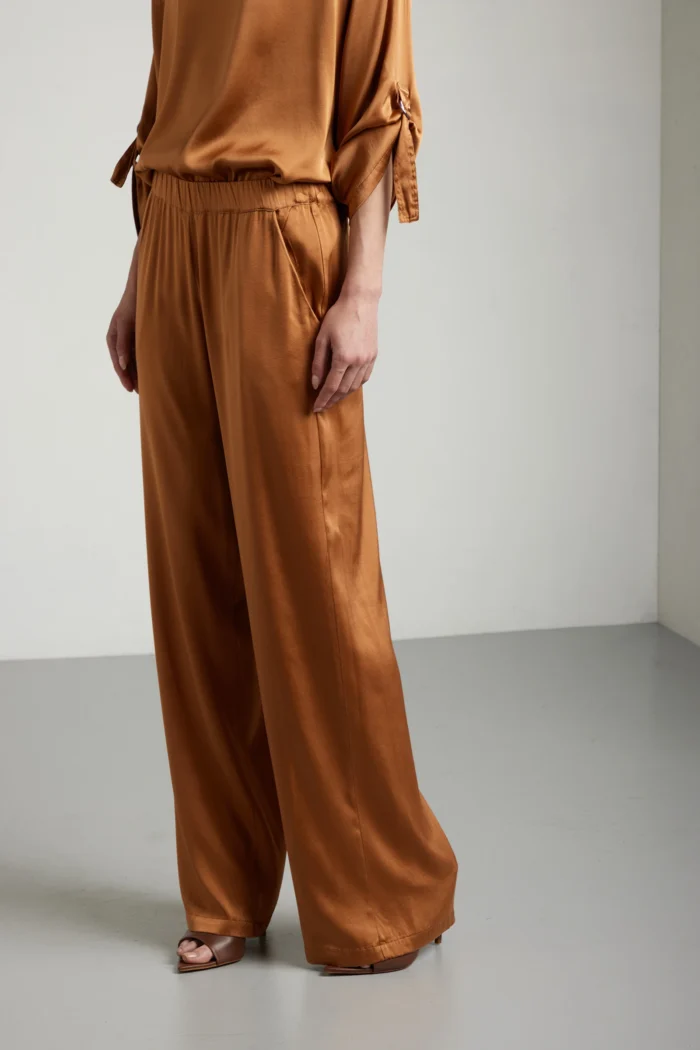 Pantalone a palazzo con elastico in seta stretch