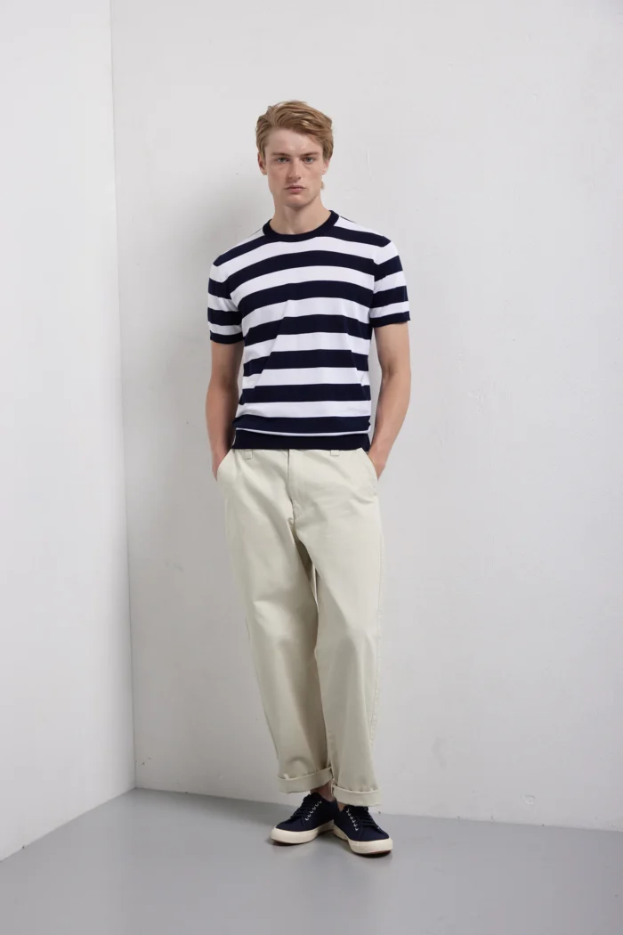 Maglia girocollo manica con righe alte