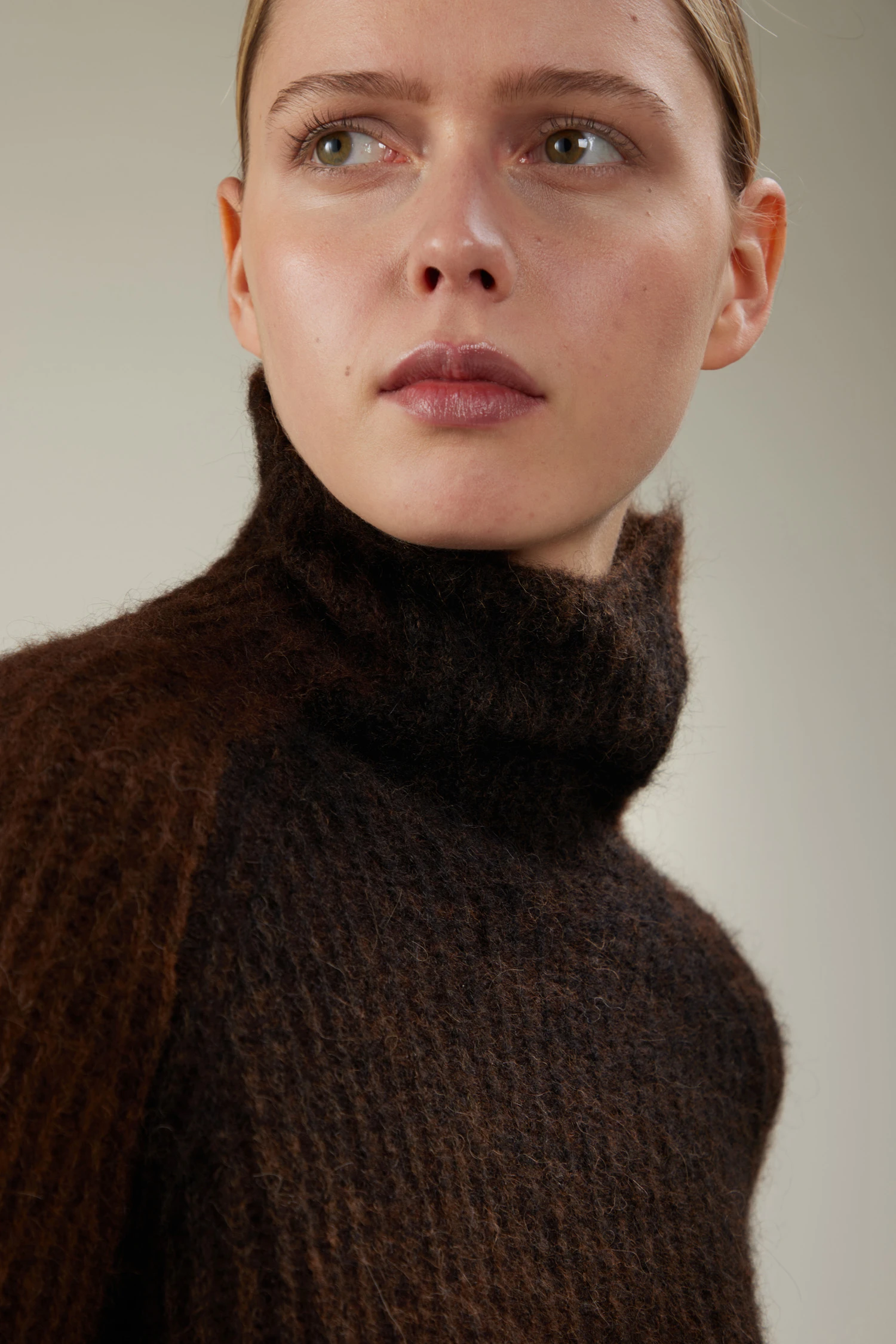 Maglia a collo alto in alpaca a costa inglese - immagine 2