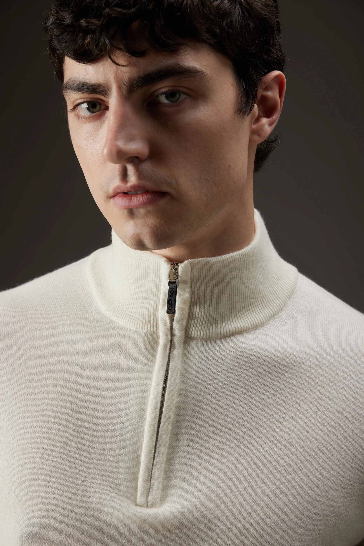 Maglia con zip in cashmere - immagine 2