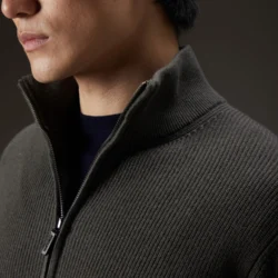 Maglia a collo alto a costa inglese in lana e cashmere con zip - Thumbnail Image 2