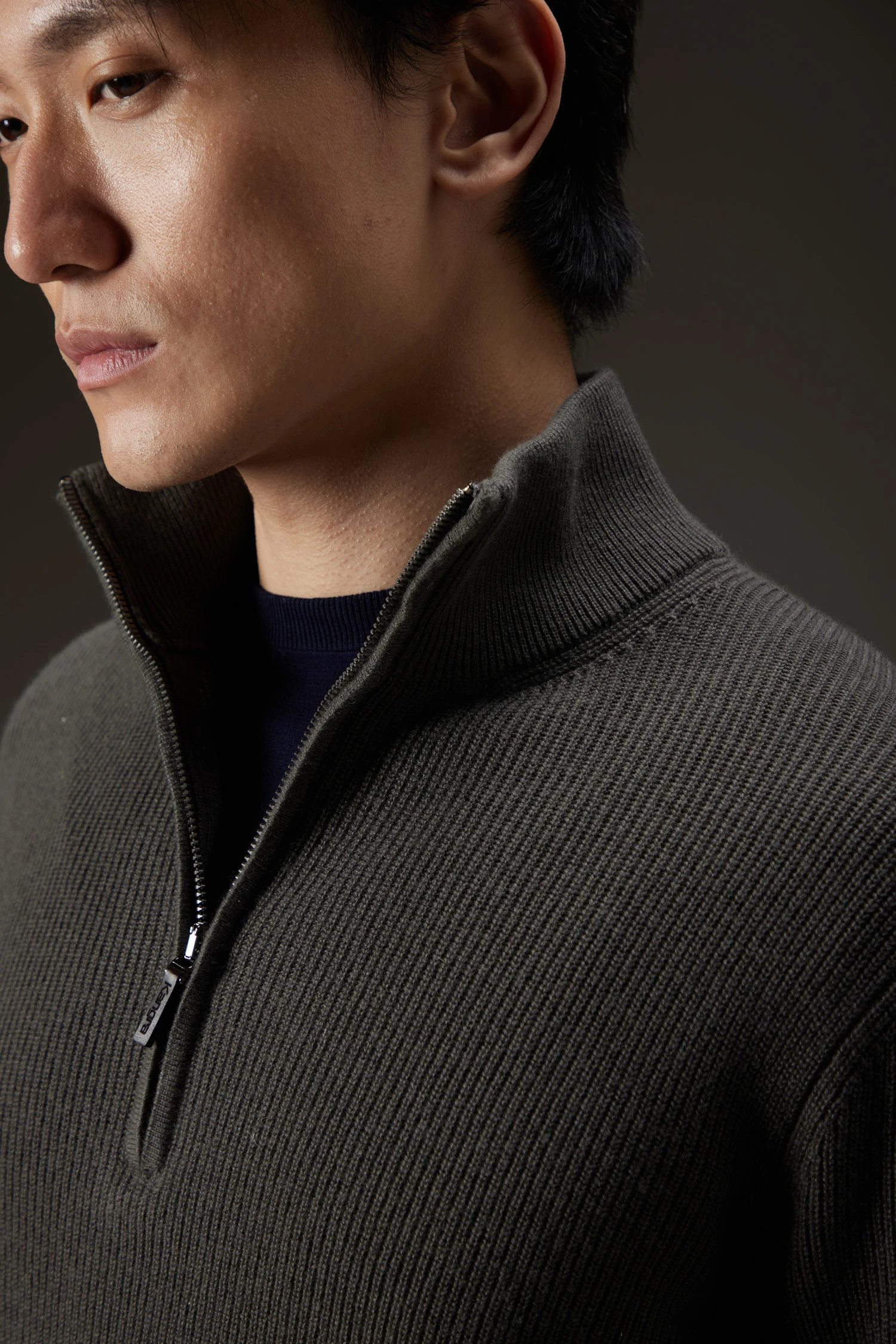 Maglia a collo alto a costa inglese in lana e cashmere con zip - immagine 2
