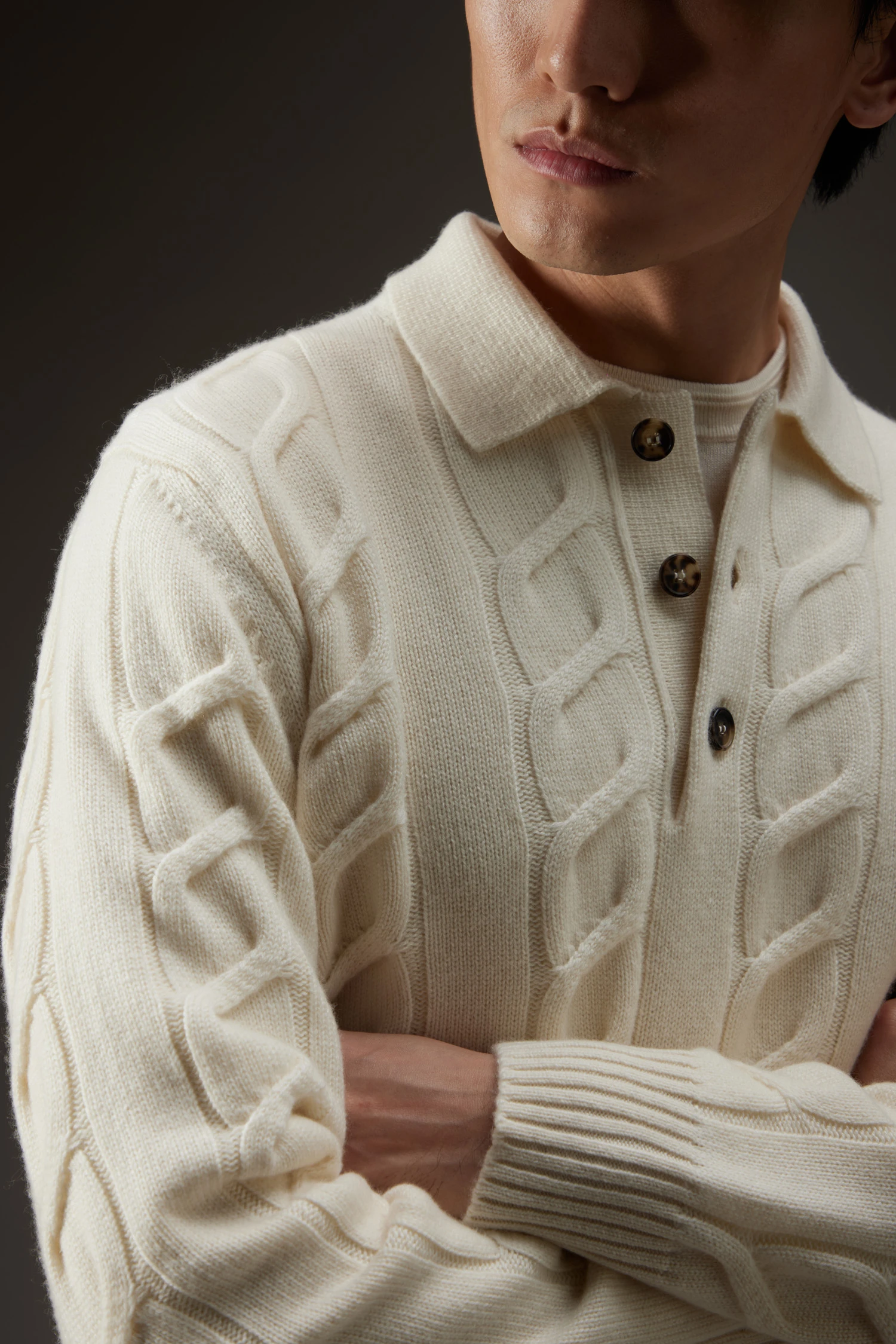 Polo in cashmere con lavorazione a trecce - immagine 2