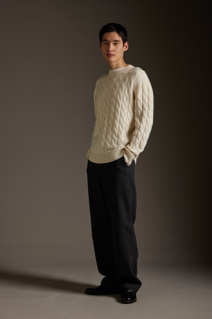 Maglia Girocollo a Trecce in Puro Cashmere